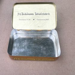 gammal tobaksburk
