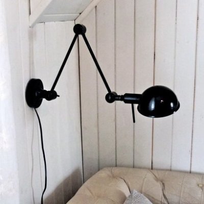 vegglampe svart med ledd