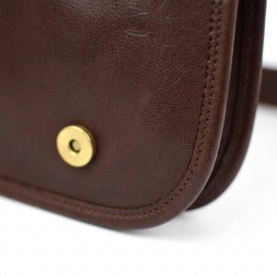 skinnveske detaljer